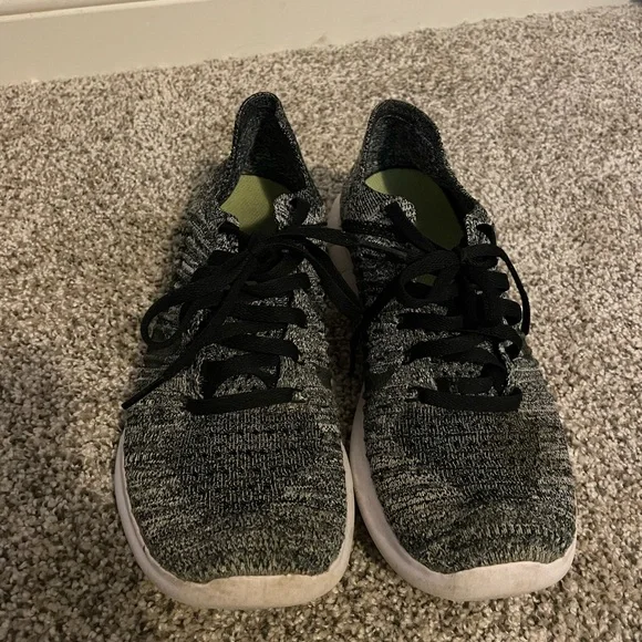 Nike free flyknit shoes - Picture 2 of 4